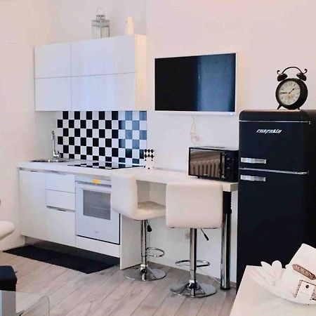 Joo'S Flat Bed & Breakfast Milan Exterior photo