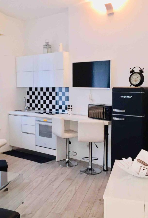 Joo'S Flat Bed & Breakfast Milan Exterior photo